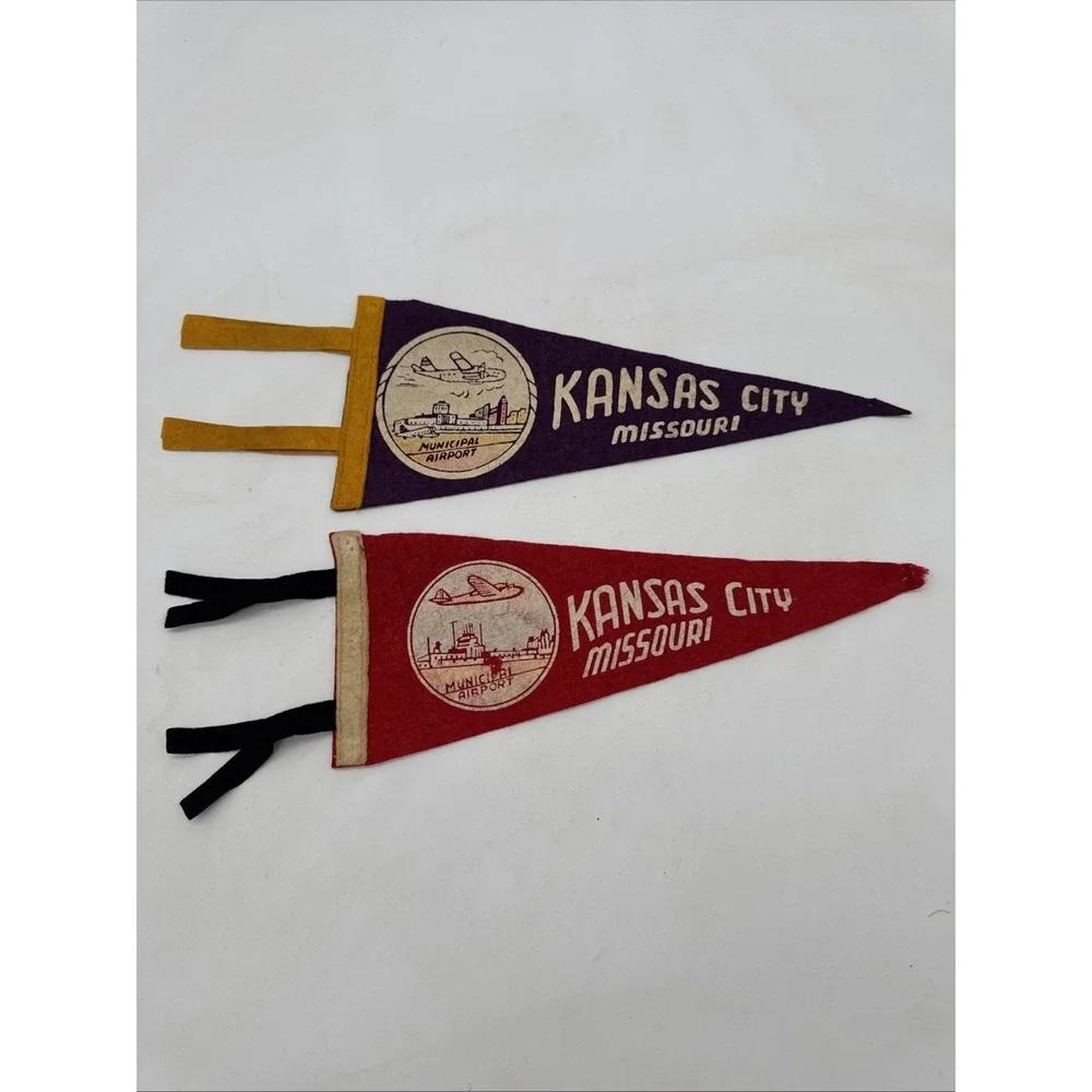 2 Vintage Kansas City Missouri Souvenir Felt Pennant Flags 11